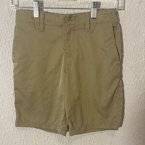 Under Armour Kids Tan Shorts Classic Casually Comfortable Boys size 10
